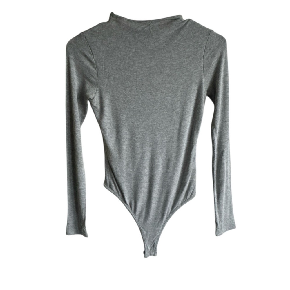 2 FOR $30 NAKED WARDROBE Women’s Light Grey Mock Neck Long Sleeve Bodysuit Sz S